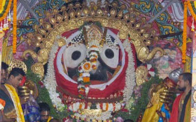 Jagannath lila: Service but not darshan!
